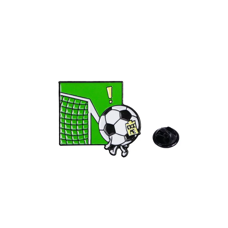 Pin's Football avec un style élégant sur une blouse