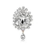 Broche Ancienne Art Nouveau ornée de motifs floraux