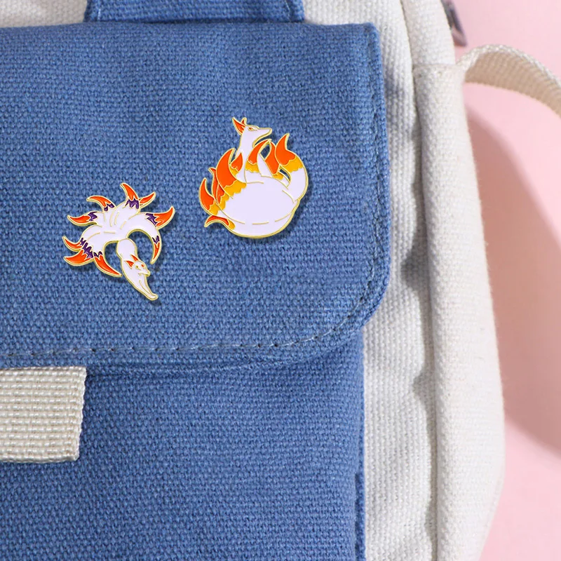 Broche en métal avec motif de renard