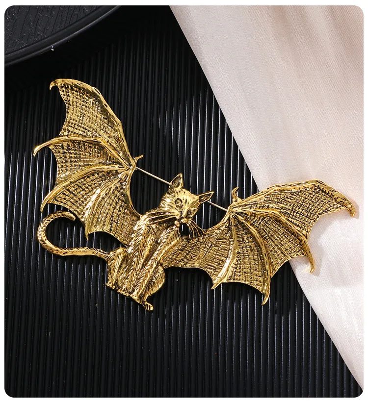 Broche Halloween en métal