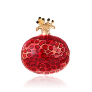 Broche Grosse Grenade ornant un vêtement