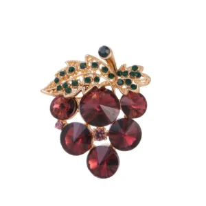 Broche en forme de raisin ornée de strass