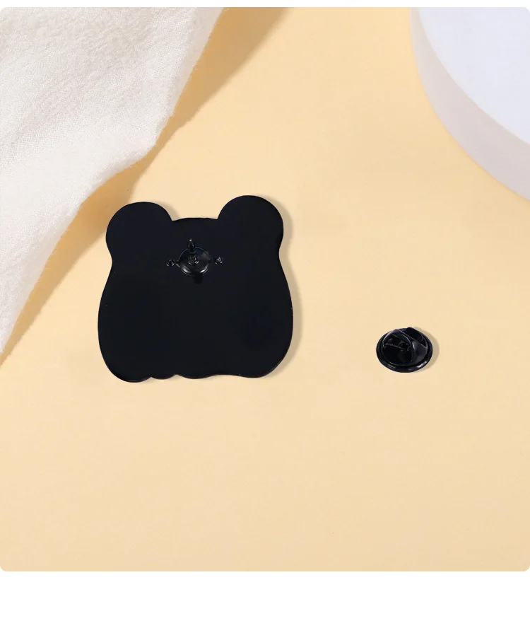 Pin's décoratif pour vêtements et sacs