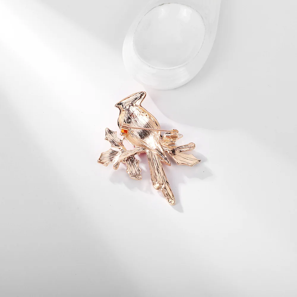 Accessoire de mode broche oiseau rouge pour vêtements
