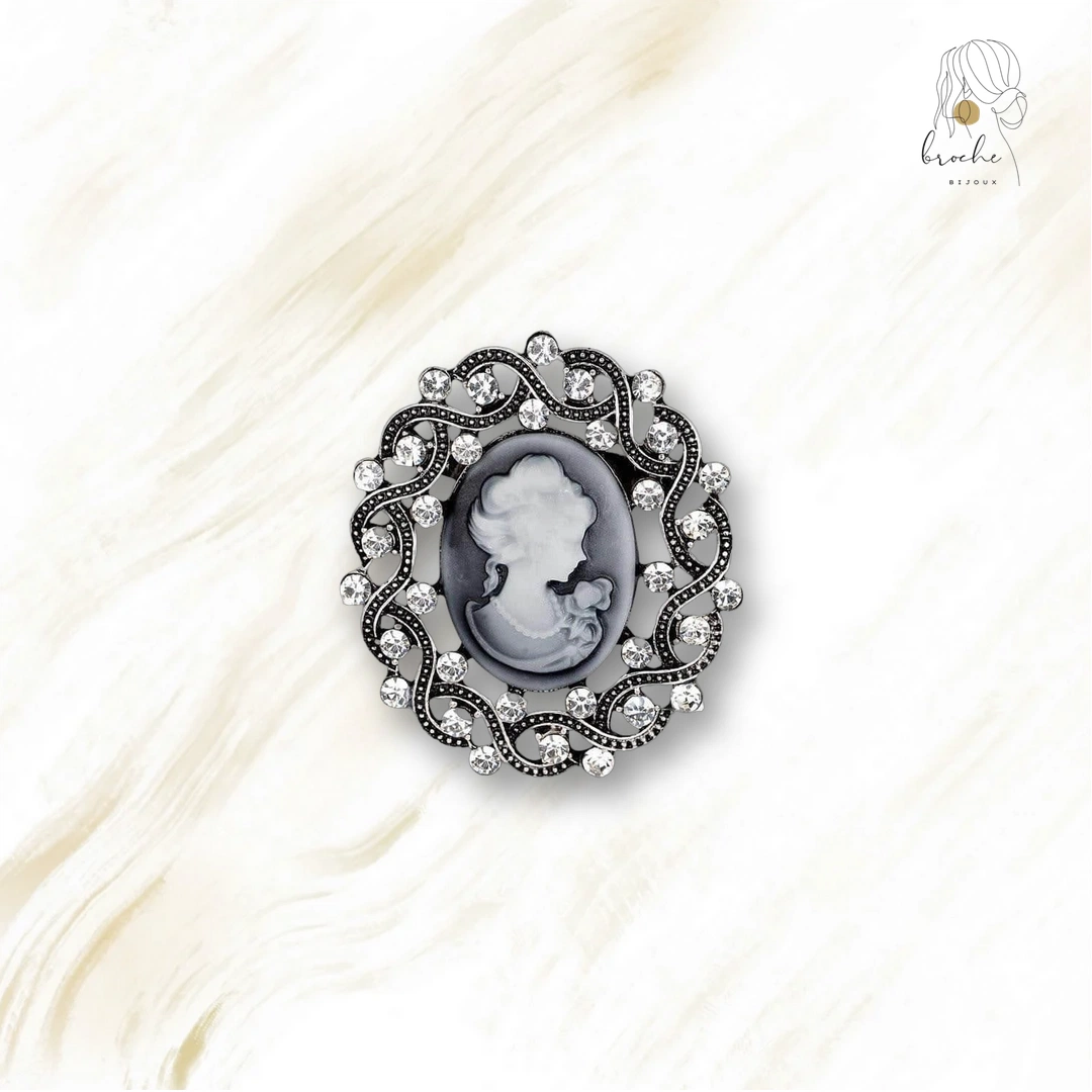 Broche Camée Envoûtement