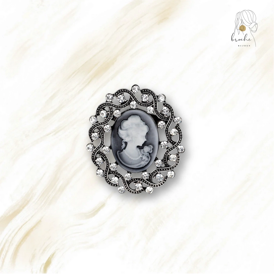 Broche Camée Envoûtement