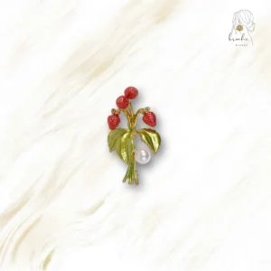 Broche Fraise Style Fleurs Perlé