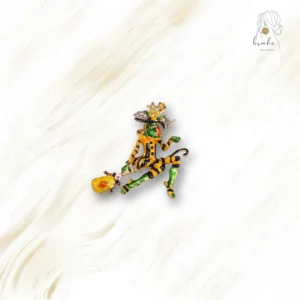 Broche Sorcière Jaune Réaliste